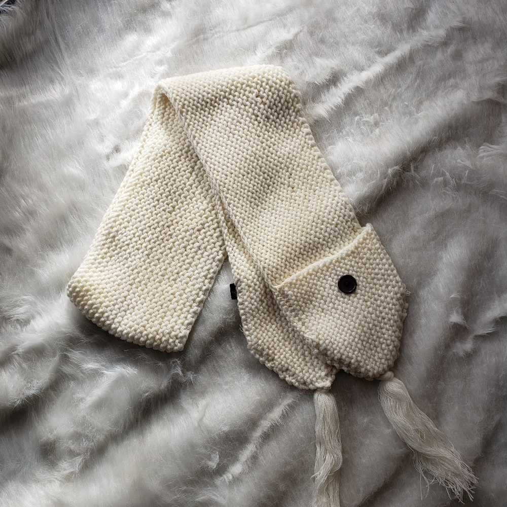 PrAna cream knit winter scarf